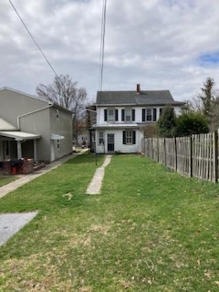 748 N Chestnut St #1stFL - Photo 2 of 14