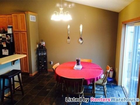 400 7th St E - Photo 3 of 11