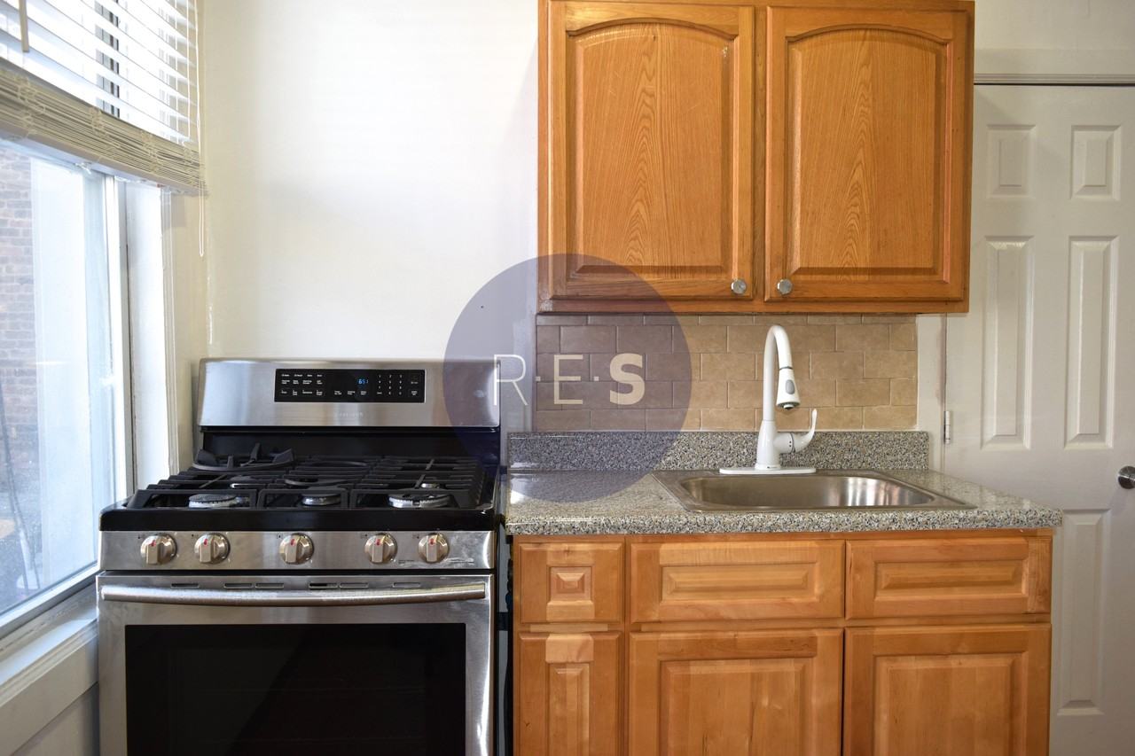 225 24th Street #1-L - Photo 2 of 6