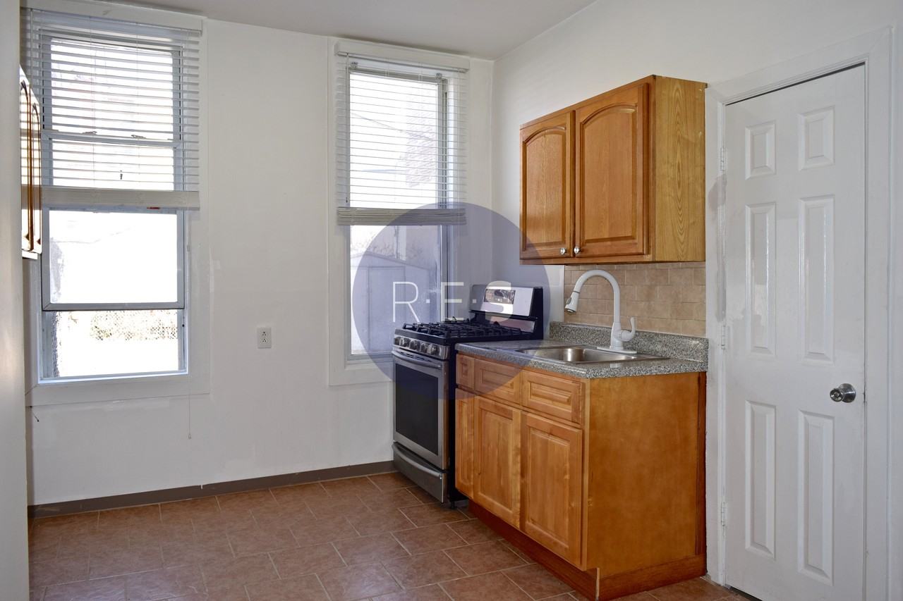 225 24th Street #1-L - Photo 3 of 6