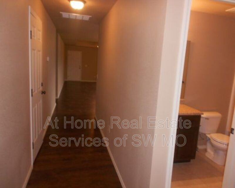 1040 E Caravan St - Photo 5 of 9