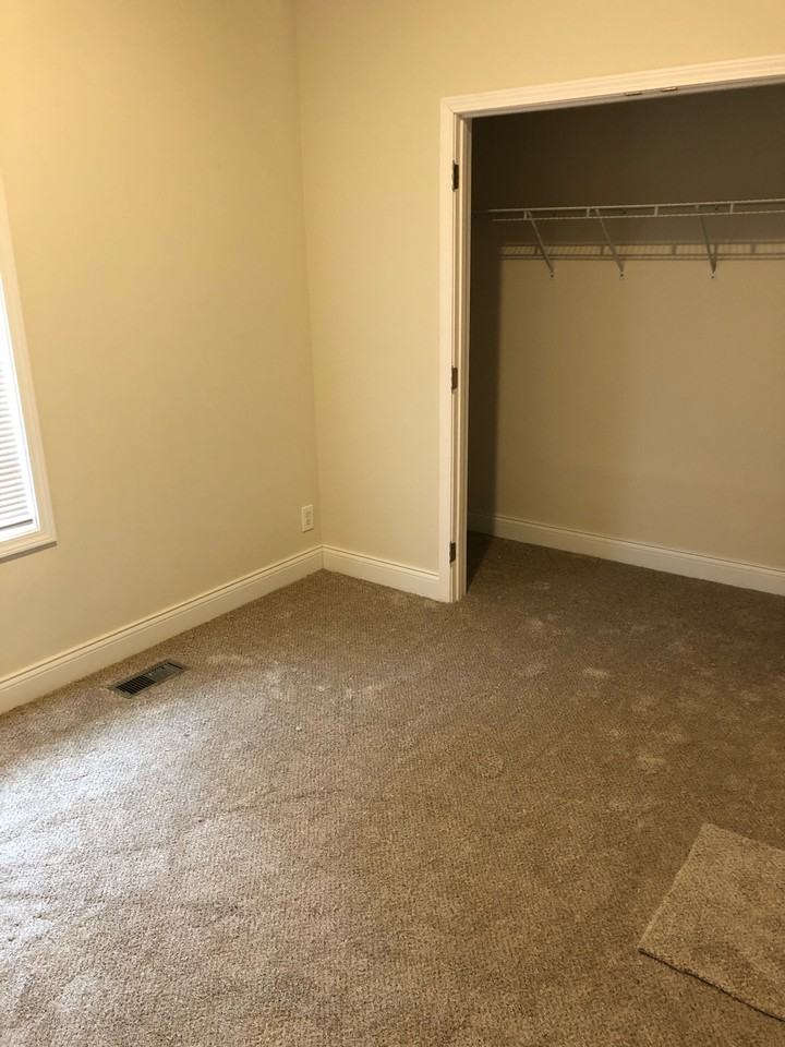 708 N 12th St #1 - Photo 7 of 12