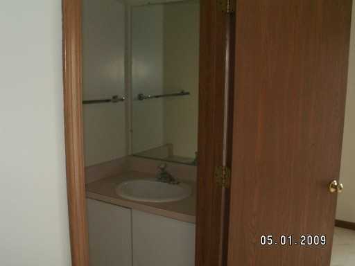 1041 Jill Ct - Photo 2 of 9