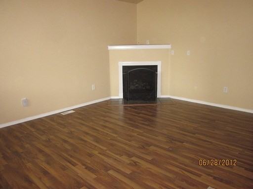 7416 Ryans Creek Dr - Photo 3 of 9