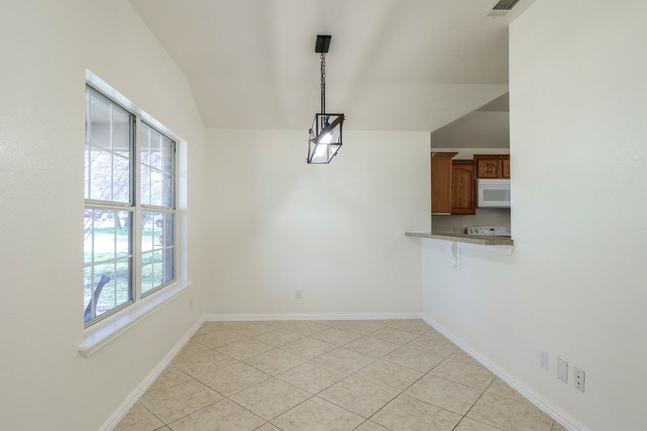 7313 Comanche Trail - Photo 3 of 22