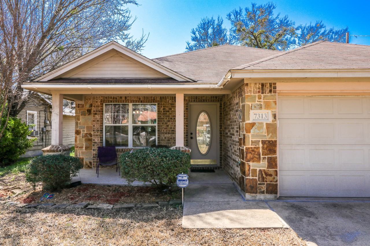 7313 Comanche Trail - Photo 2 of 22