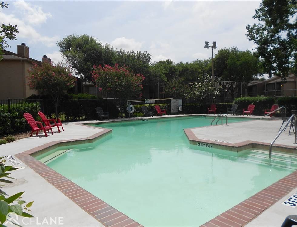 Sandridge Apartments - Photo 3 of 5