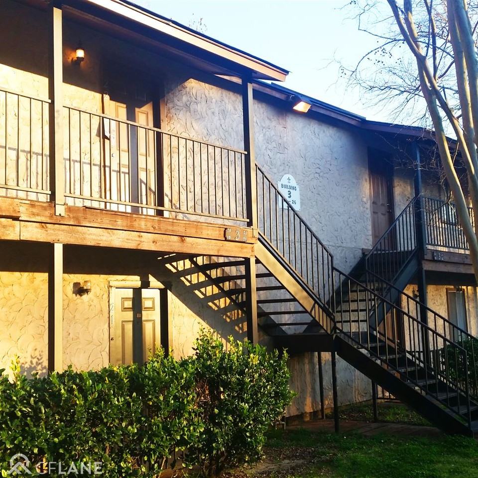 Chateau Royale - Photo 2 of 5