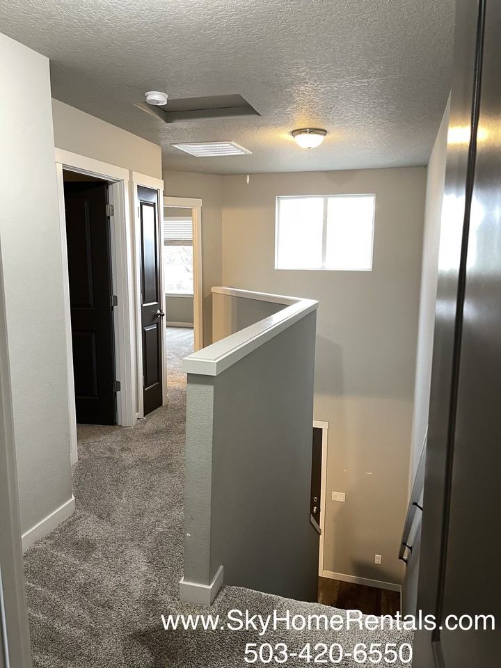 3532 Anchor Court Northeast - Photo 5 of 10