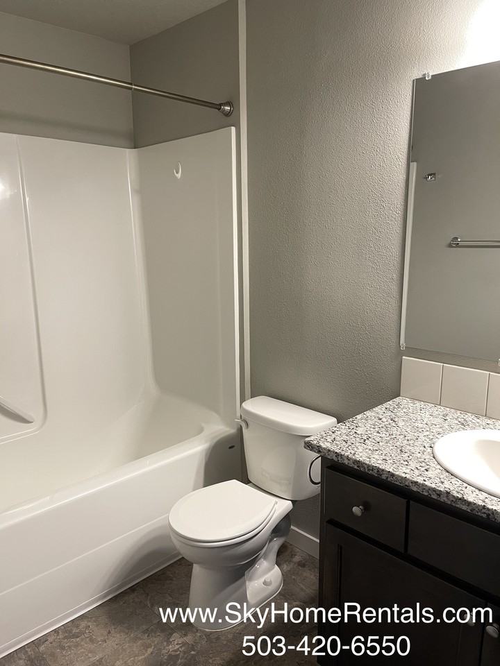 3532 Anchor Court Northeast - Photo 7 of 10