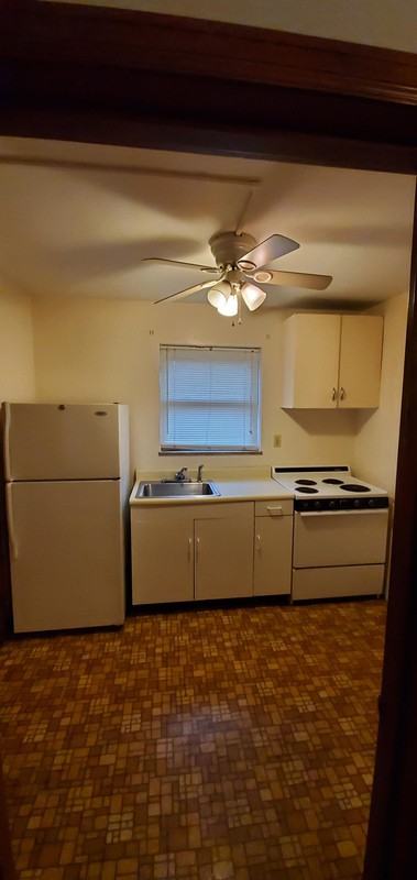 2404 Sunset Blvd - Photo 2 of 8