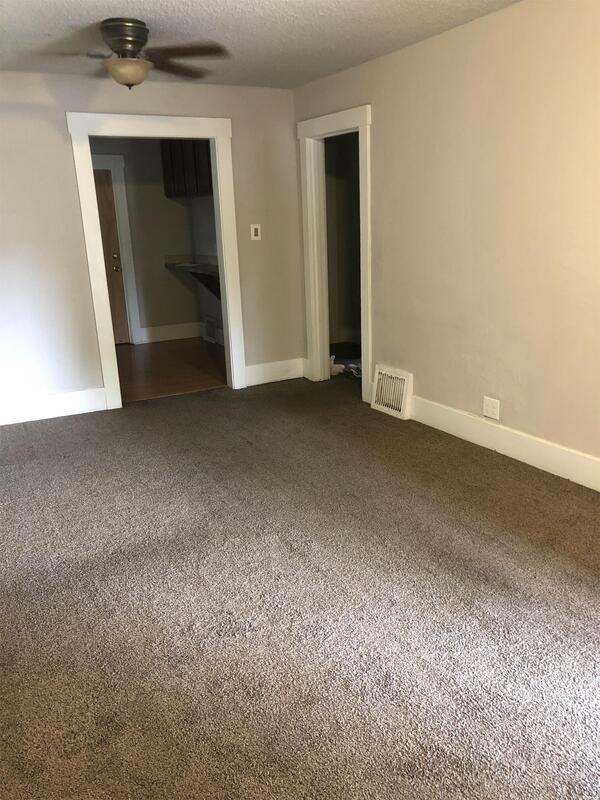 810 21st St - Photo 3 of 17