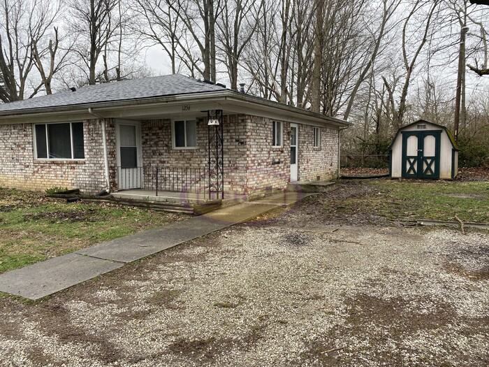 1256 N Ridgeview Dr - Photo 2 of 16