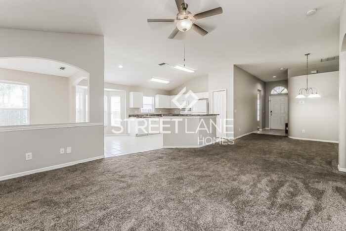 4501 Lace Cascade Ct - Photo 2 of 15