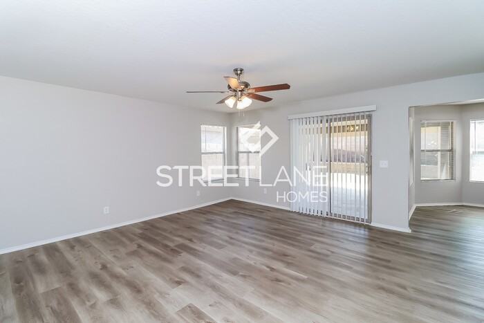 3009 W Pollack St - Photo 3 of 15