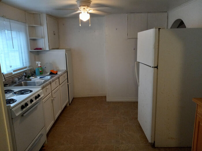 308 Olive St - Photo 2 of 5