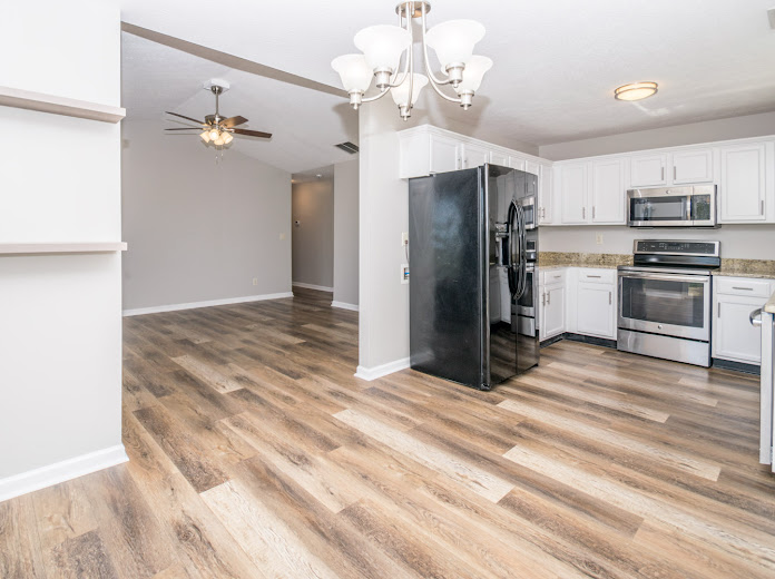 5940 Pine View Ct - Photo 2 of 32