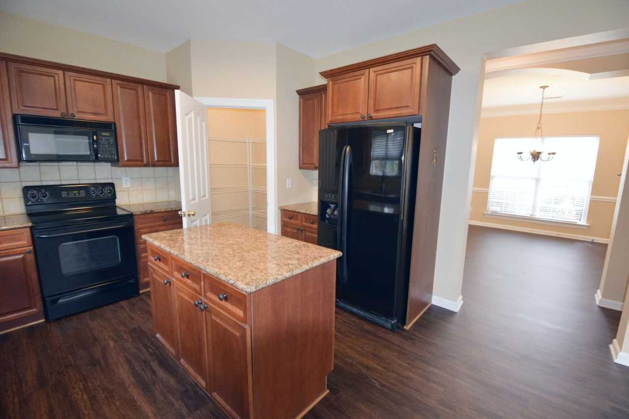 1640 Shadow Creek St Nw - Photo 3 of 10