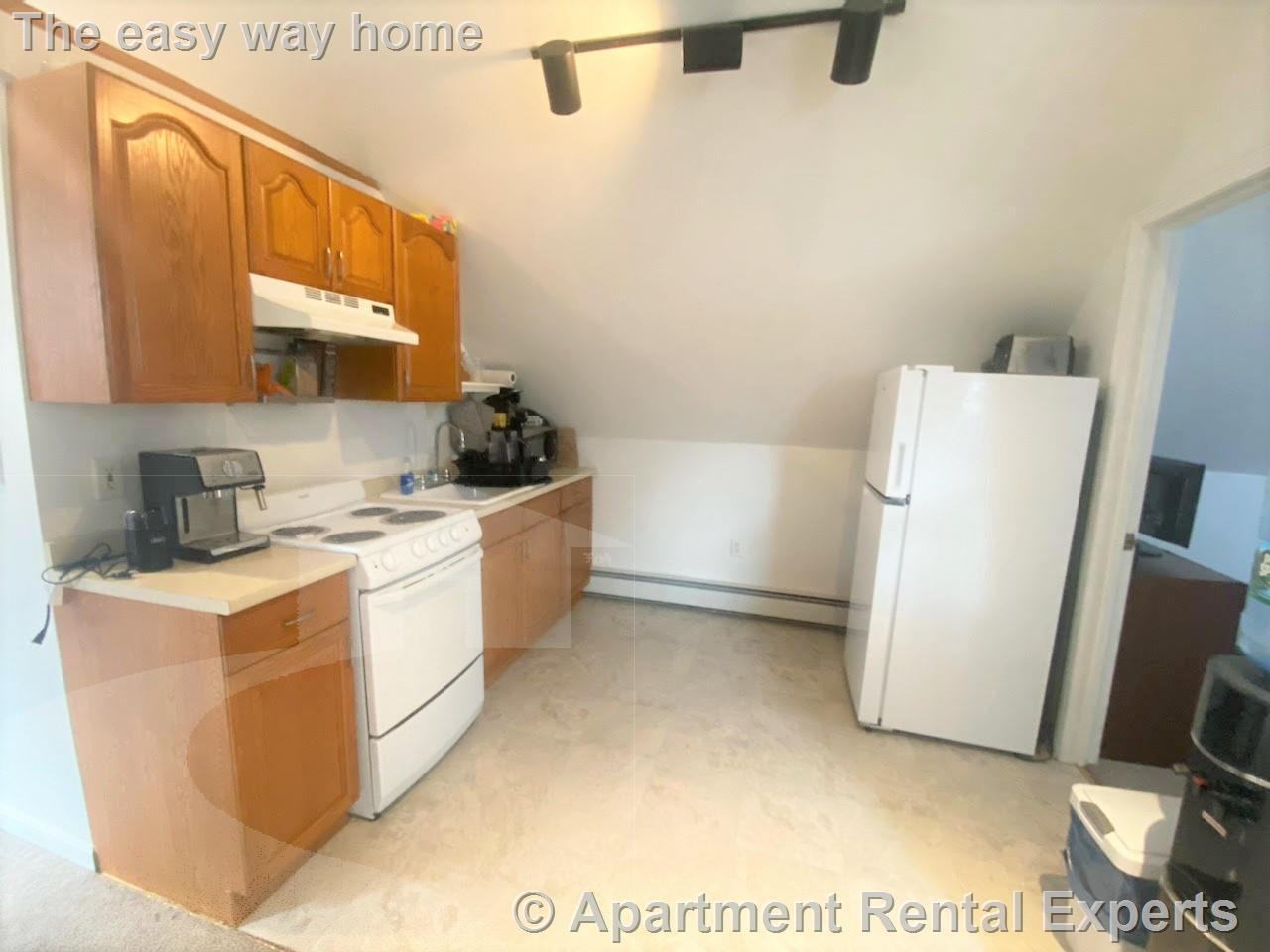 54 James St #3 - Photo 3 of 12
