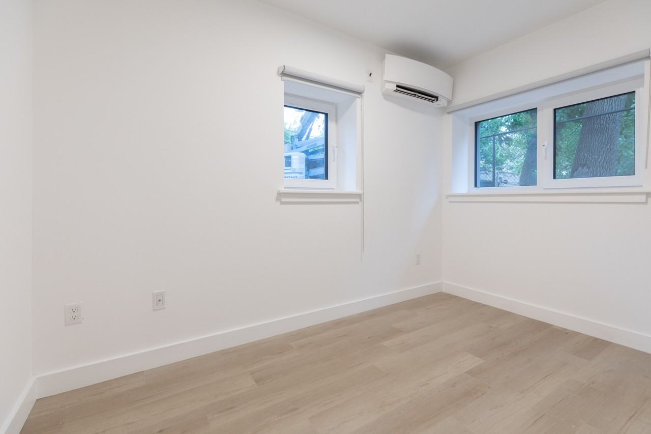 2840 Washington St #4 - Photo 3 of 19