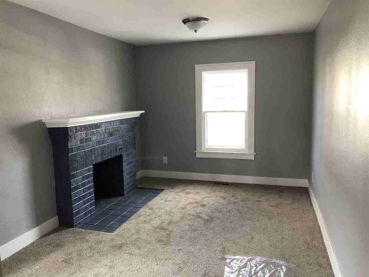 1312 8th St - Photo 5 of 11