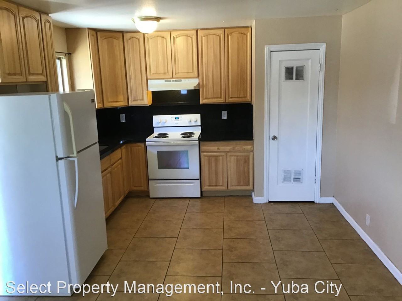 5619/ 5621 Arboga Rd. - Photo 2 of 7