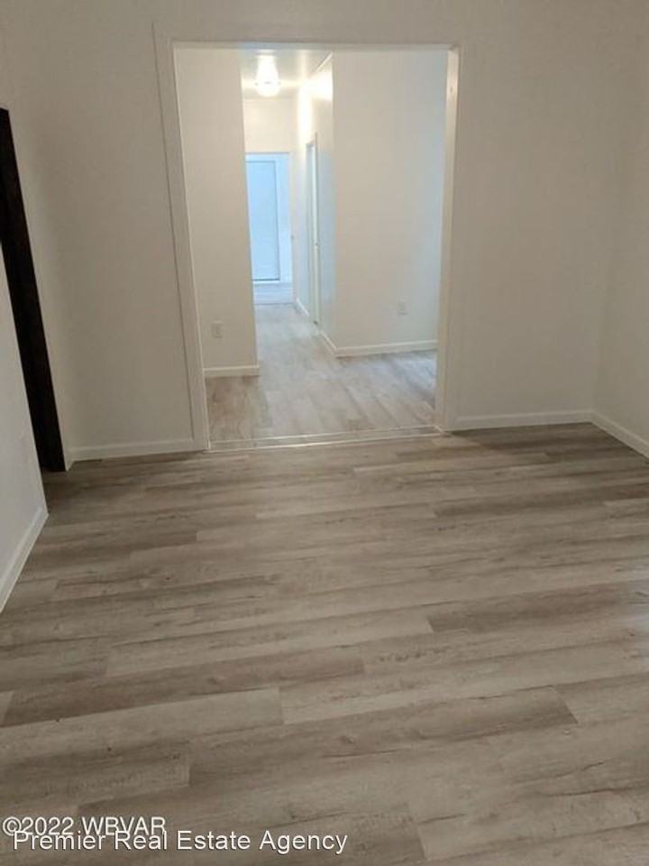 724 Grace Street - Photo 3 of 10