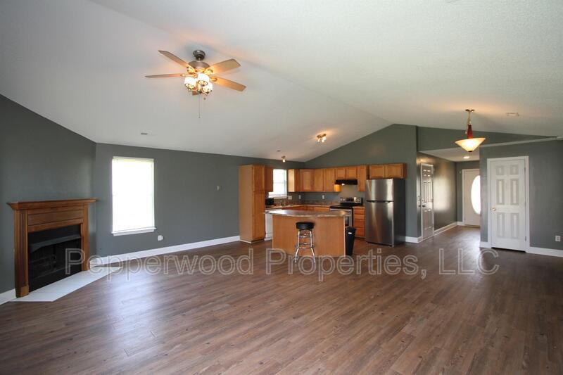 407 Soft Breezes Ln - Photo 3 of 13