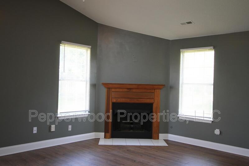 407 Soft Breezes Ln - Photo 4 of 13