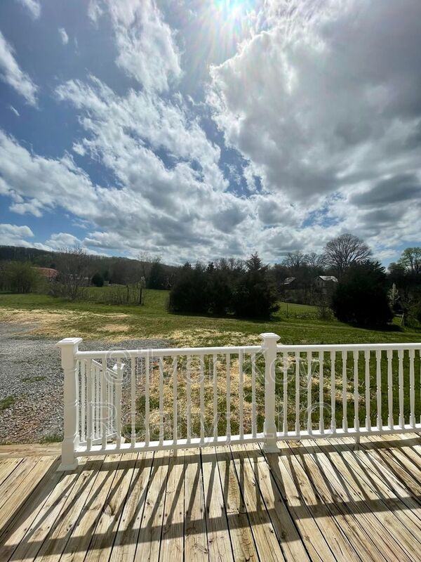 137 H St - Photo 2 of 21