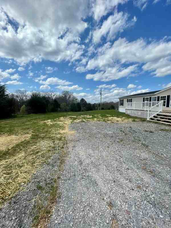 137 H St - Photo 3 of 21