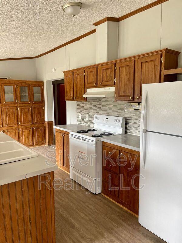 137 H St - Photo 6 of 21