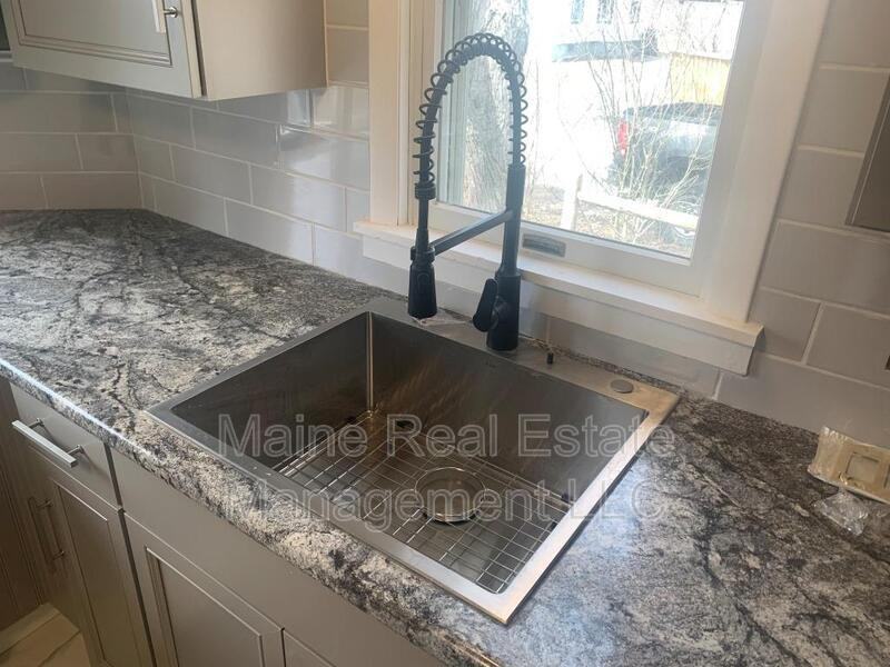 59 Milford St - Photo 3 of 26