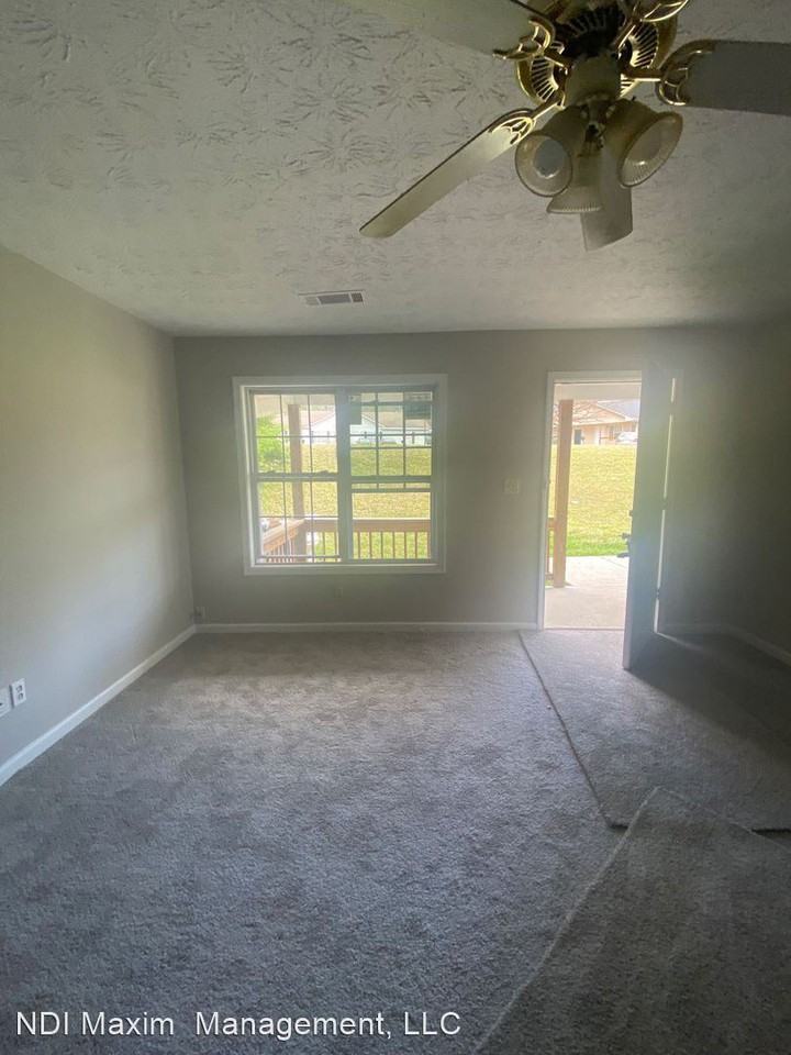 1115 Springer Lane - Photo 2 of 7