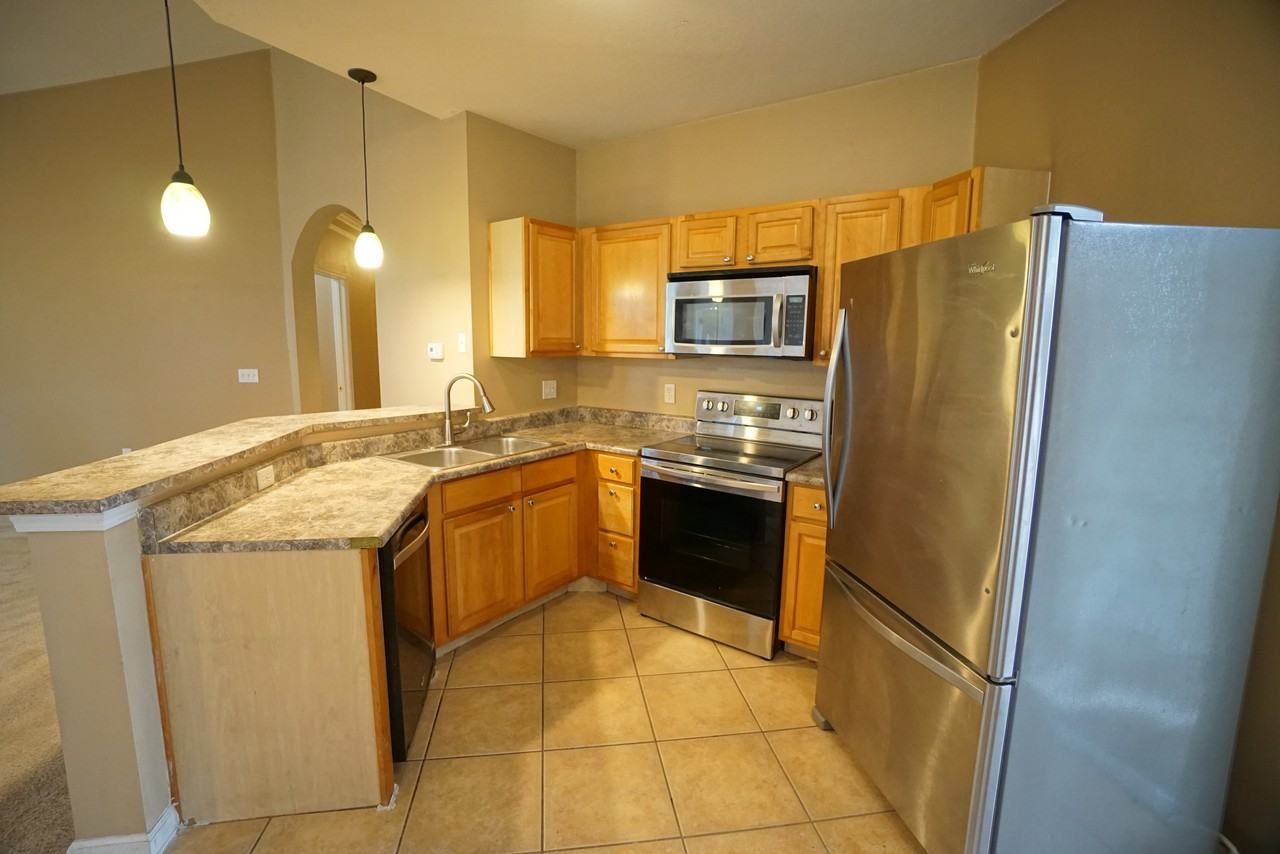 18004 Villa Creek Dr - Photo 3 of 25