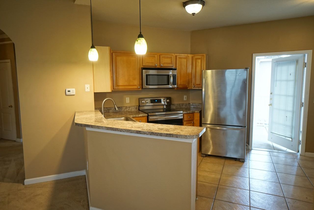 18004 Villa Creek Dr - Photo 5 of 25
