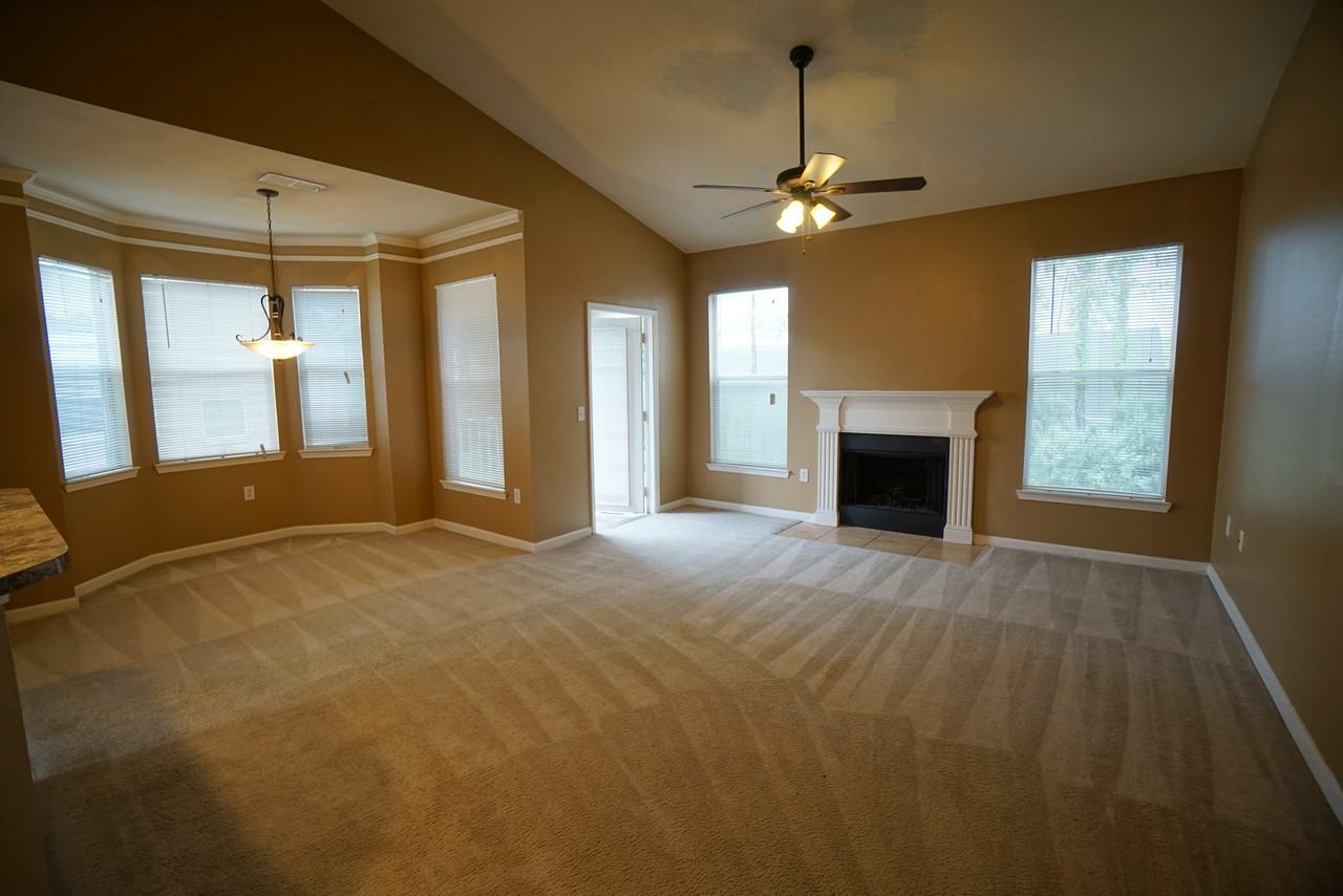 18004 Villa Creek Dr - Photo 7 of 25
