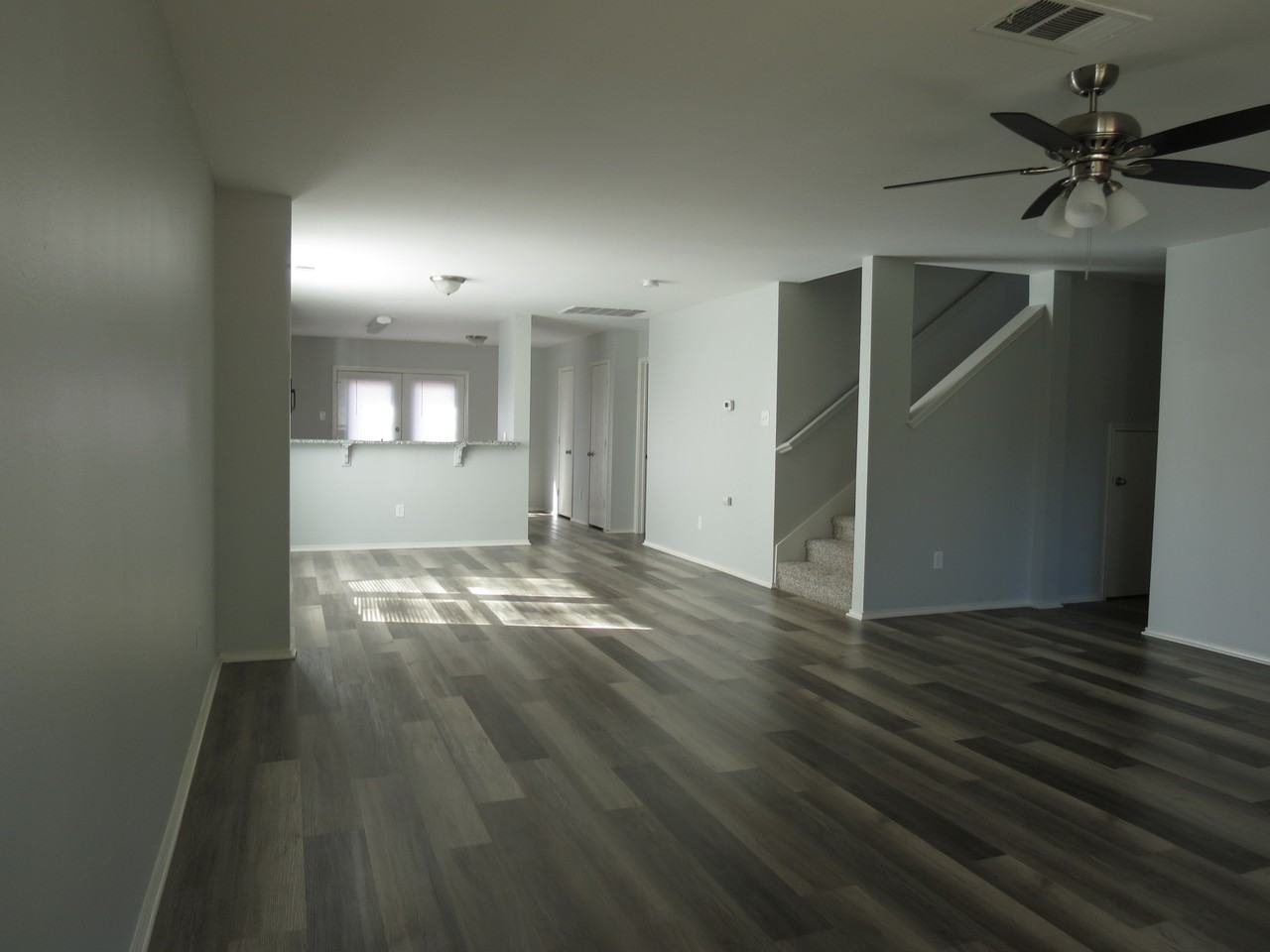 3075 Saint Nicholas Dr - Photo 3 of 28