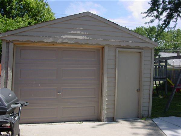 22321 Blackburn St - Photo 3 of 12