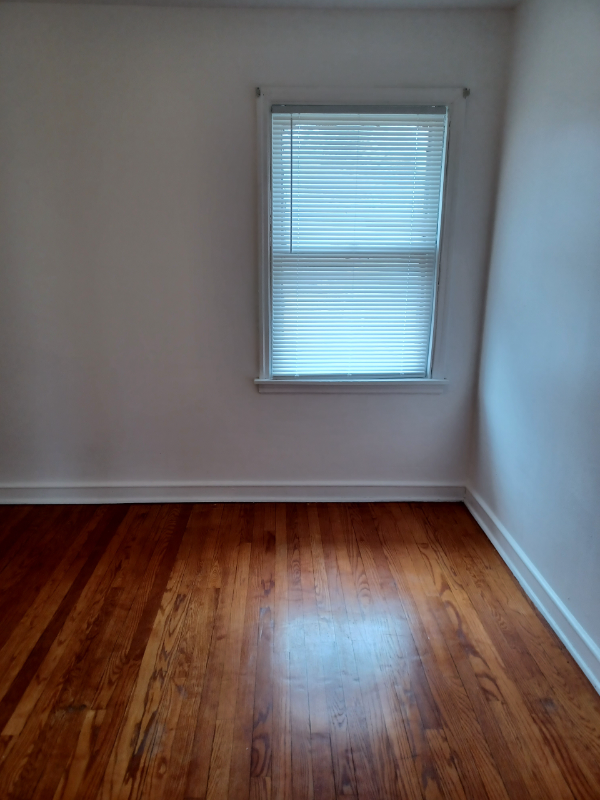 2815 W Capitol Dr - Photo 2 of 10
