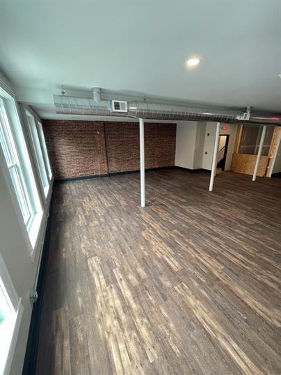 106 N Main St - Photo 2 of 32