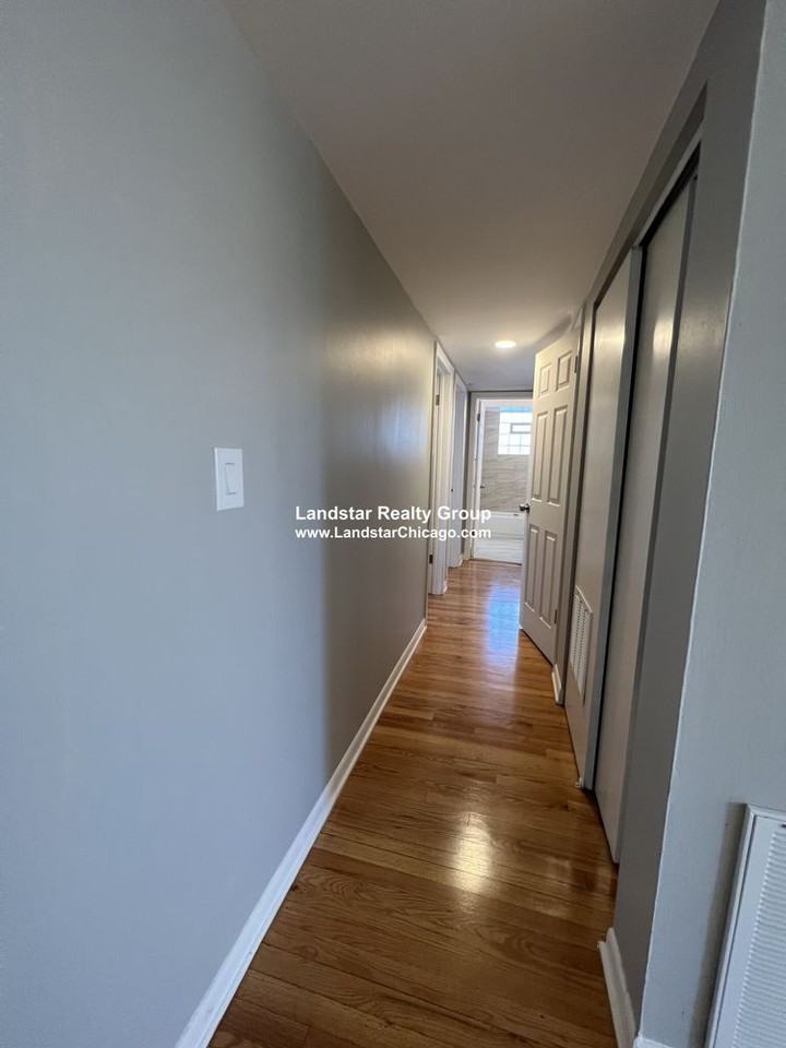 4924 4924 Mulford 2N #2N - Photo 3 of 17