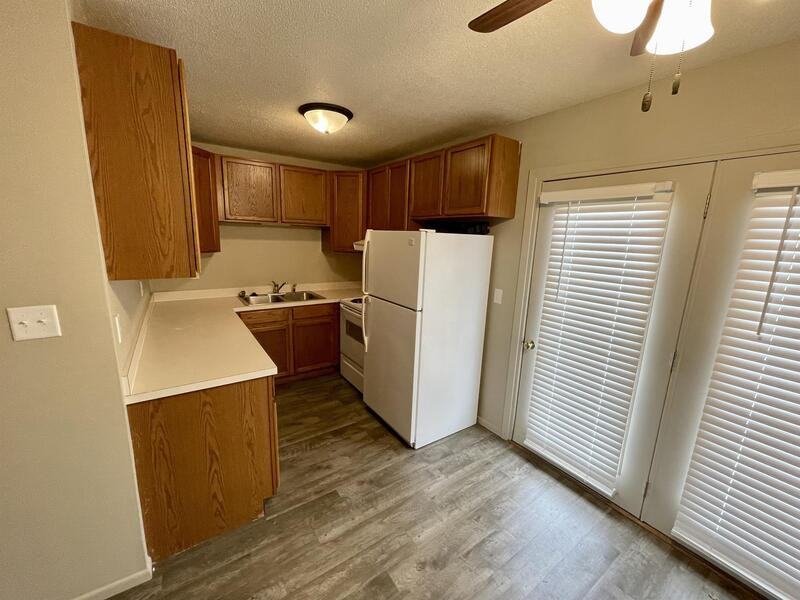 824 N 2nd St - Photo 3 of 10