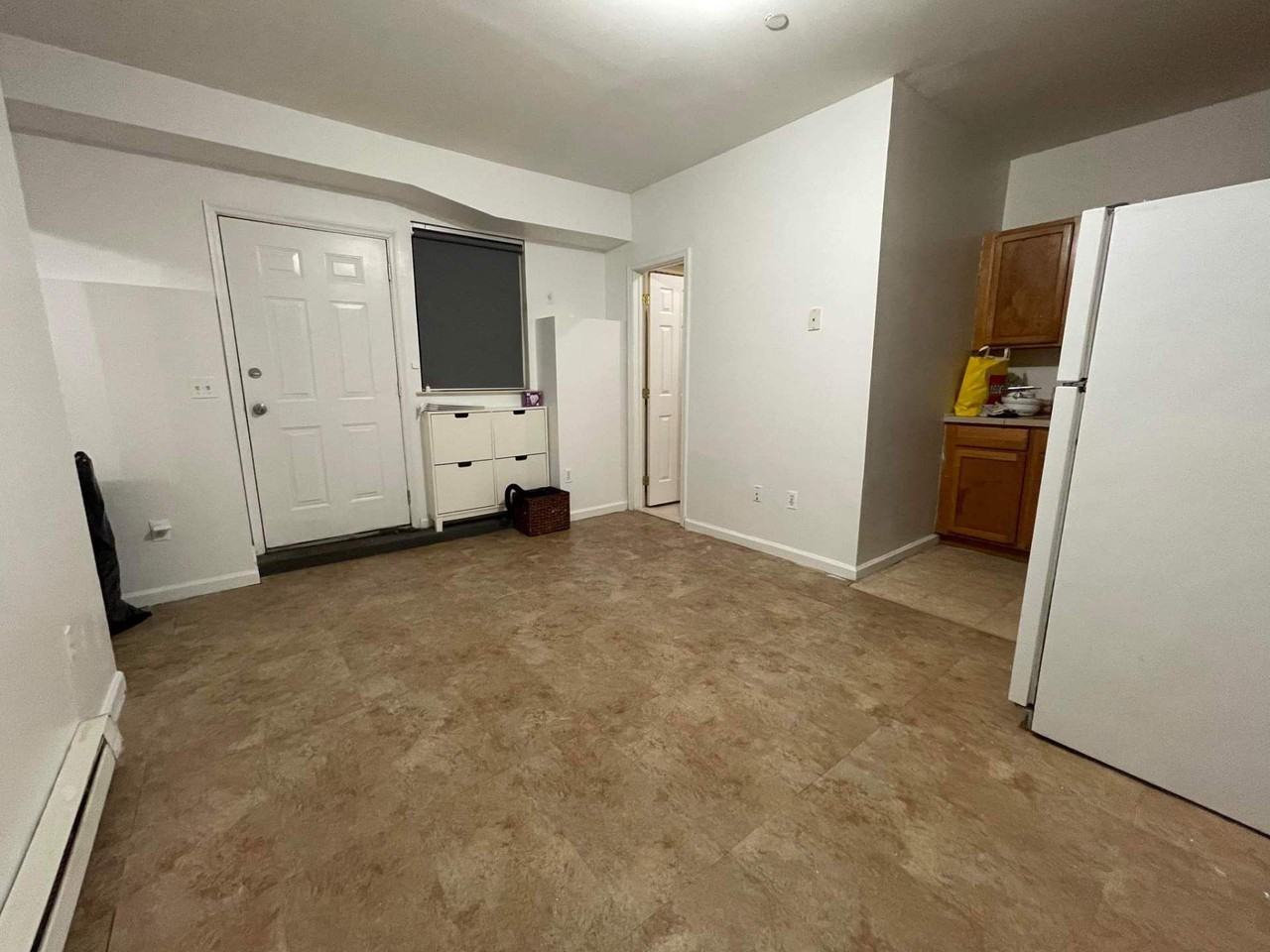 121 Union Avenue 1f 1f, New York, NY 10303 1 Bedroom House for 1,000