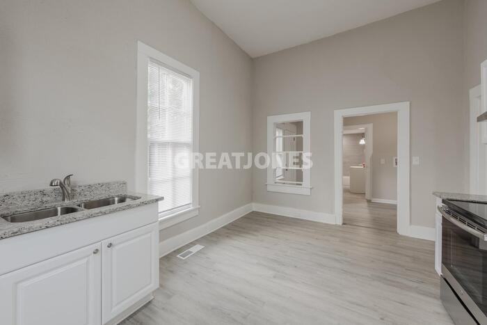 245 52nd St N - Photo 3 of 12