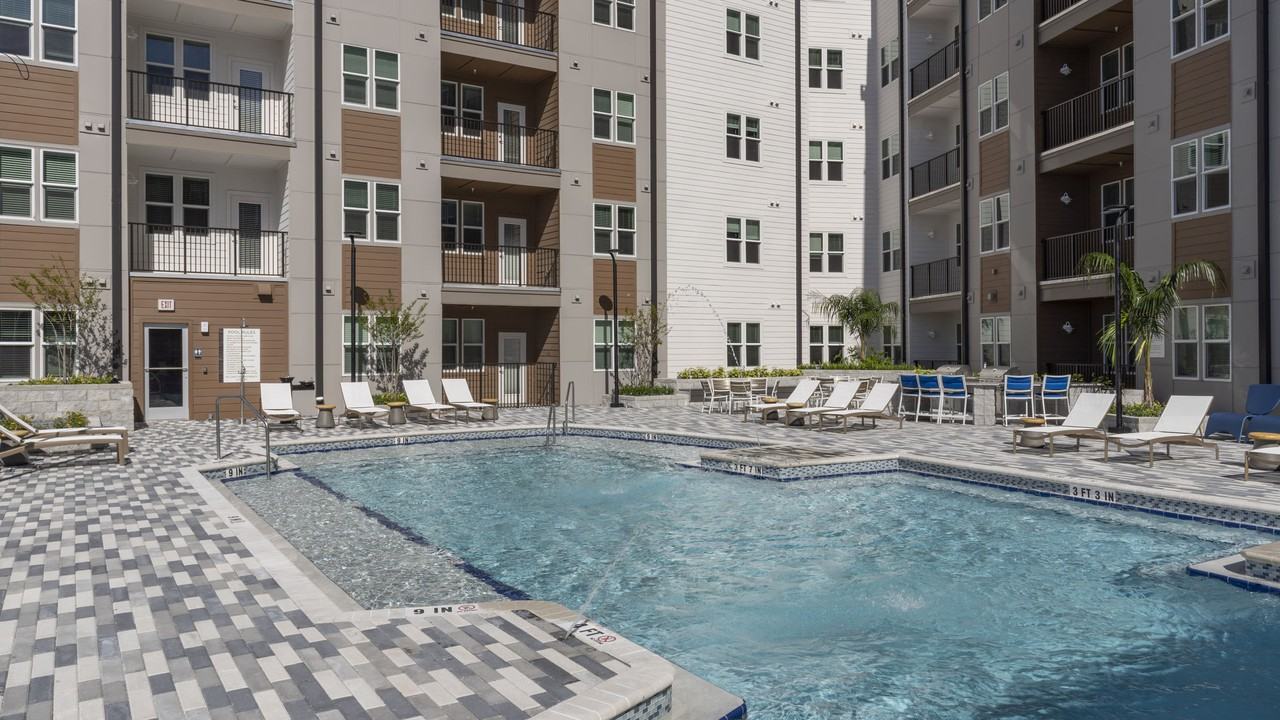 SOUTHERLY AT SOUTHBANK Apartments 959 Prudential Dr, Jacksonville, FL