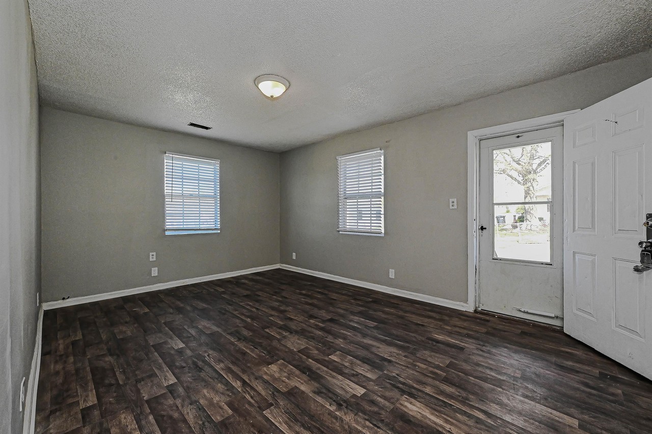 331 Jones St #1 - Photo 3 of 14