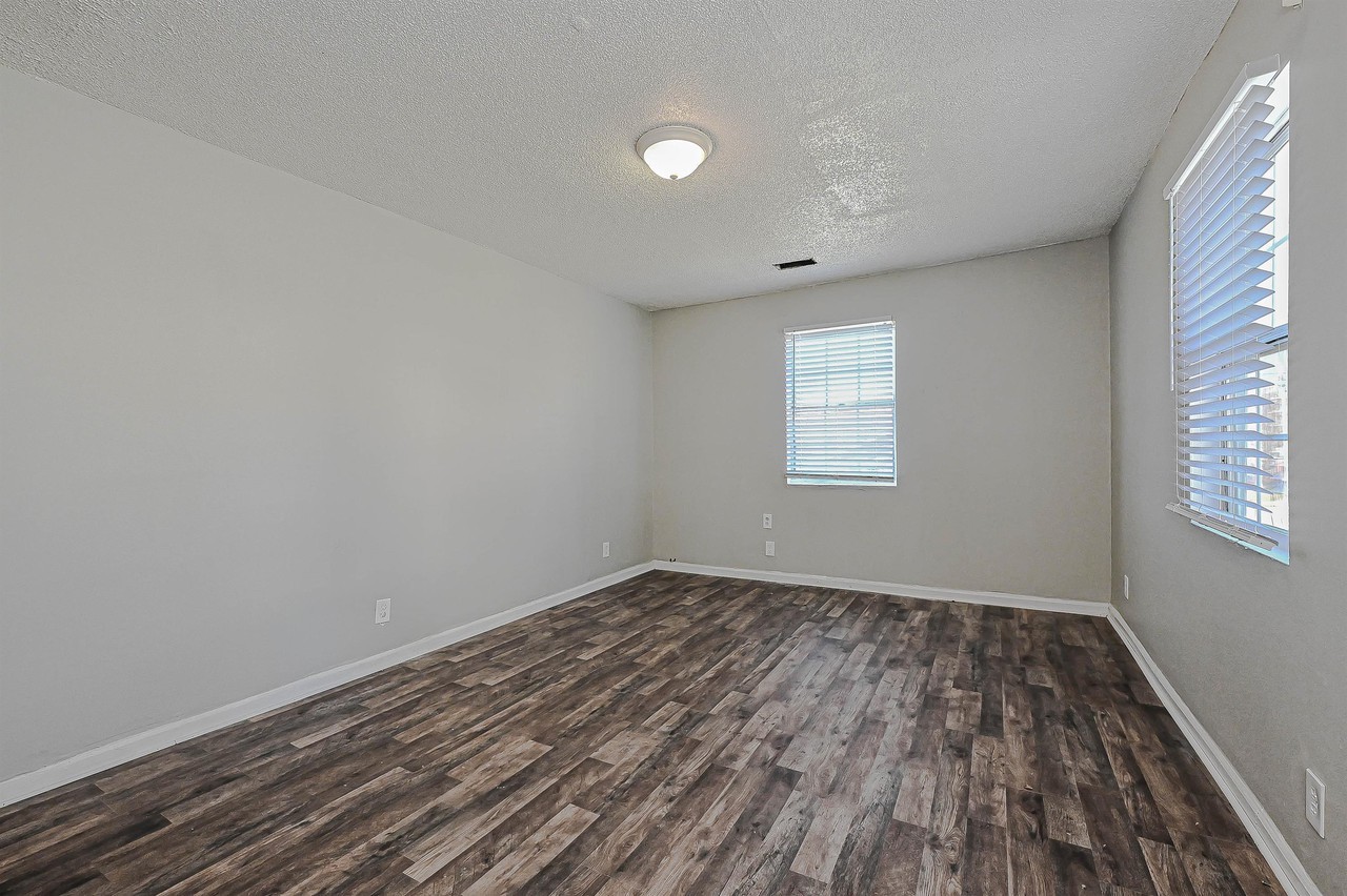 331 Jones St #1 - Photo 4 of 14