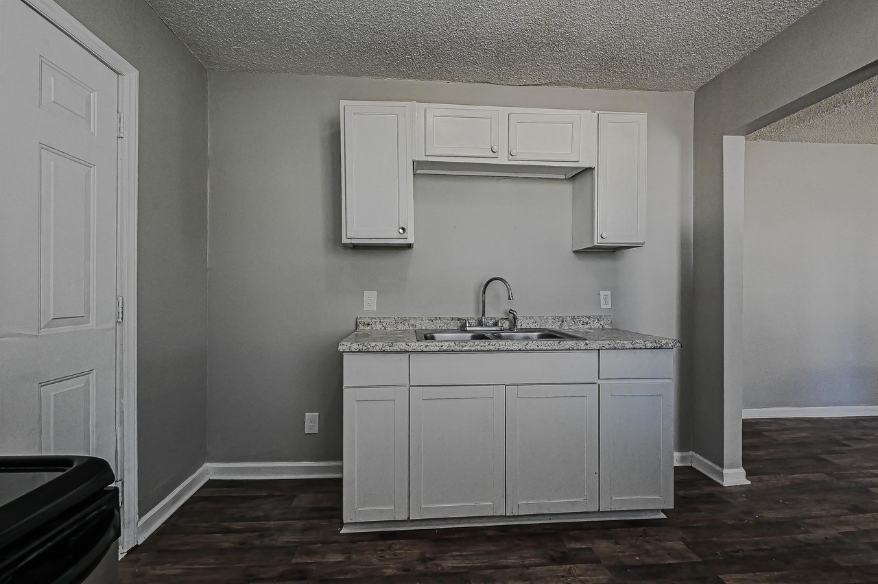 331 Jones St #1 - Photo 5 of 14
