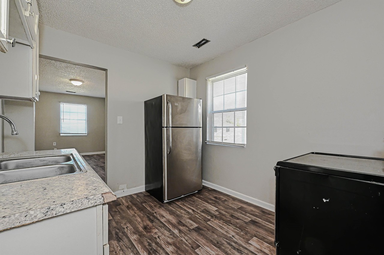 331 Jones St #1 - Photo 6 of 14